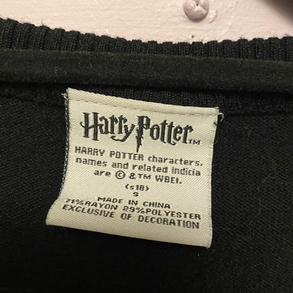 Hufflepuff Cardigan - Picture 4 of 4